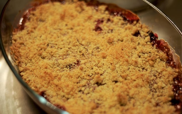 Crumble rhubarbe-fruits rouges