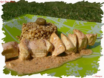 Brochette Tandoori massala, Ebly aux olives & tomates séchées