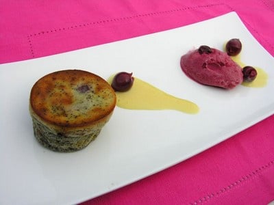 Moelleux au pavot, cœur griottes et chocolat noir