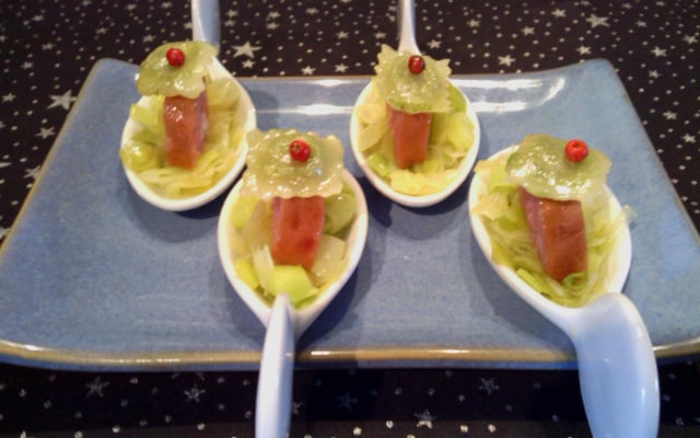 Morteau sur lit de poireaux à la cardamome