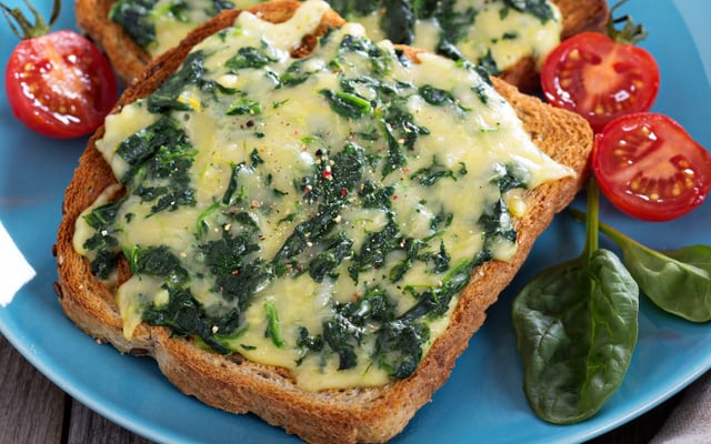 Tartines aux épinards et fromage, faciles et gourmandes