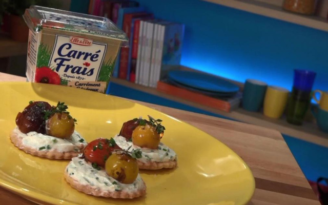 Tartelettes fines, Carré Frais aux herbes fraîches et tomates cerise confites au thym