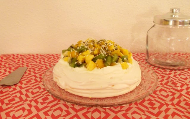Pavlova aux fruits exotiques