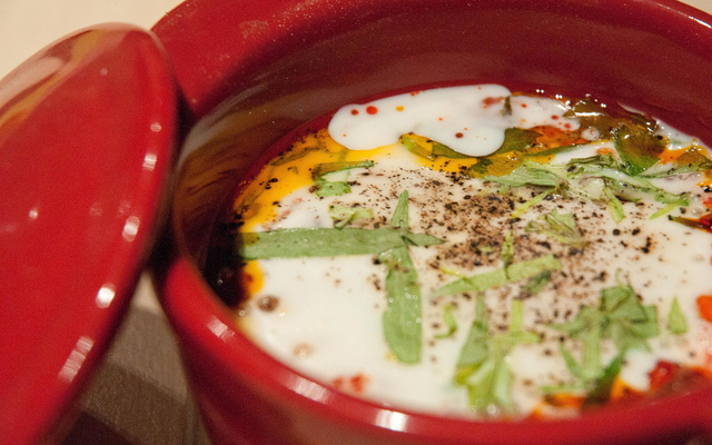 Œufs cocotte au chorizo et à l'estragon