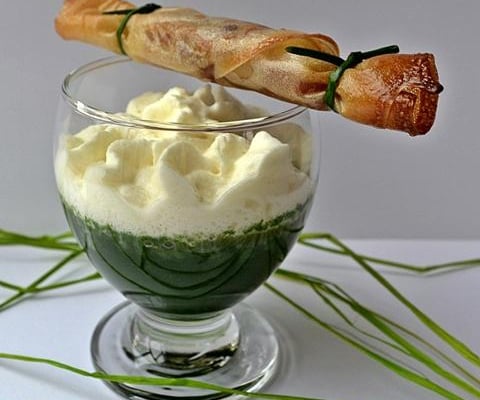 Le Cantal en deux préparations, soupe d'orties froide à la menthe poivrée