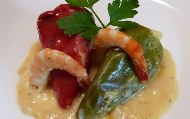 Piquillos farcis au cabillaud et aux gambas