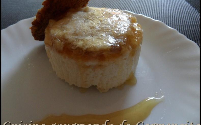 Entremet reblochon, miel et tuiles de noix