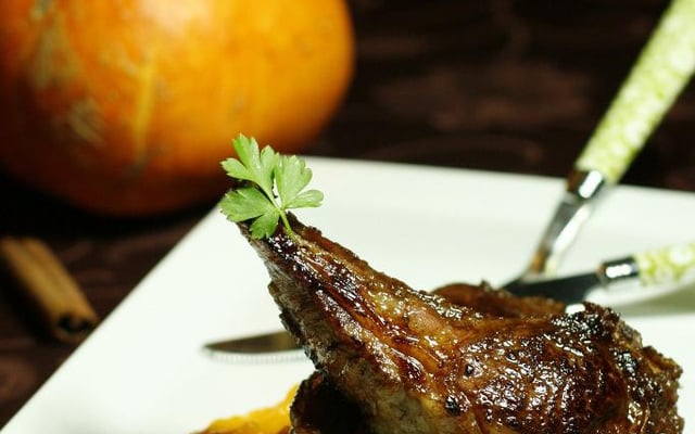 Côtes d'agneau ensoleillées... pour Agneau Presto