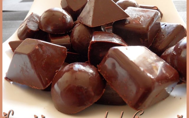 Chocolat craquant aux pignons et noisettes