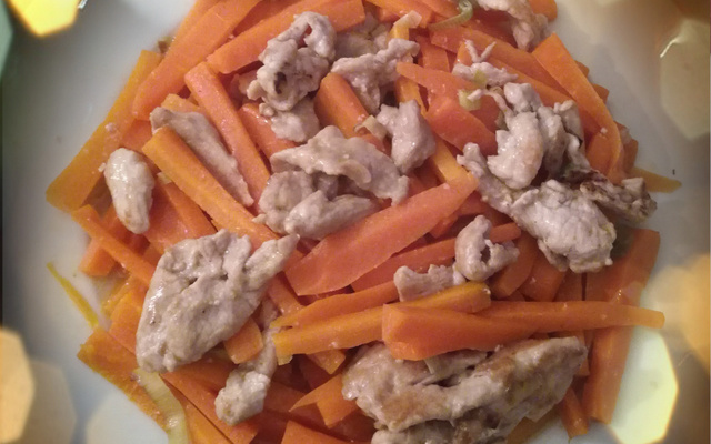 Porc sauté aux carottes (ou autres légumes)
