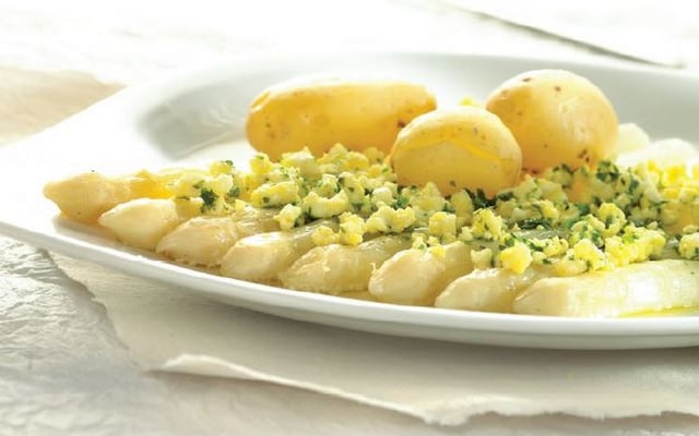 Asperges à la flamande