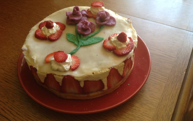 Gateau au chocolat et aux fraises à la crème