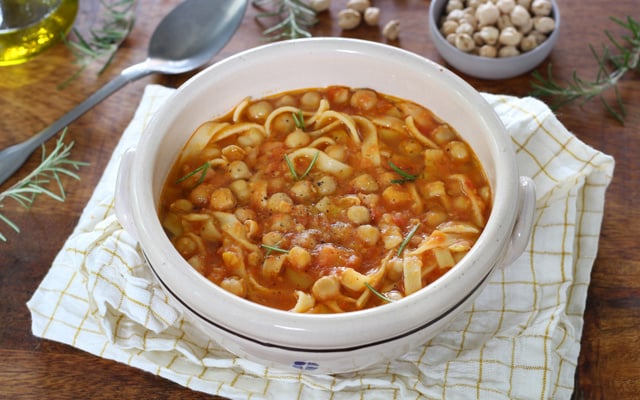 Soupe de pois chiches et pâtes (pasta e ceci)