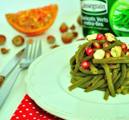 Salade de haricots verts à la grenade et aux noisettes