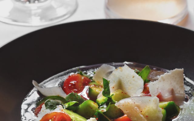 Eau de tomate, concombre, pistou d'oseille