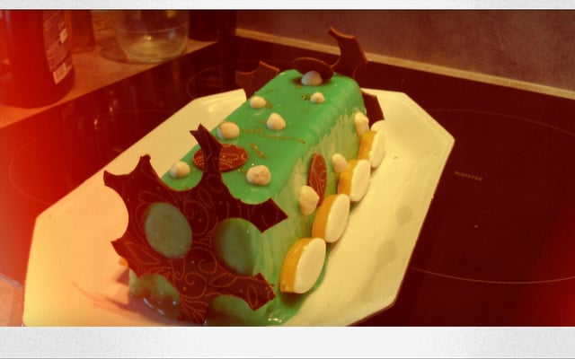 Bûche combava, citron, amandes