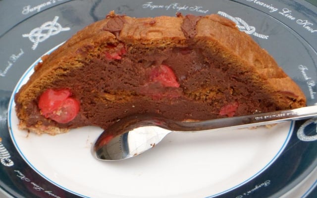 Charlotte aux spéculoos, mousse choco et cerises