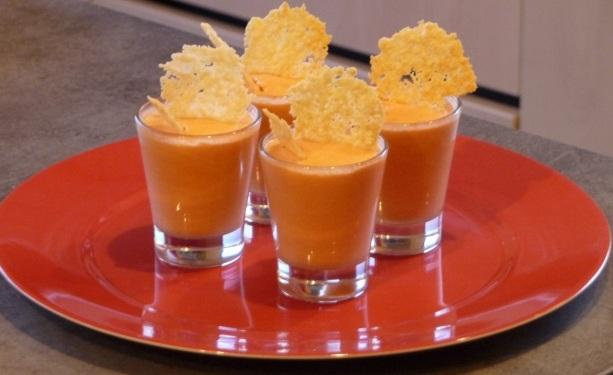 Mousse de tomate et tuile au parmesan