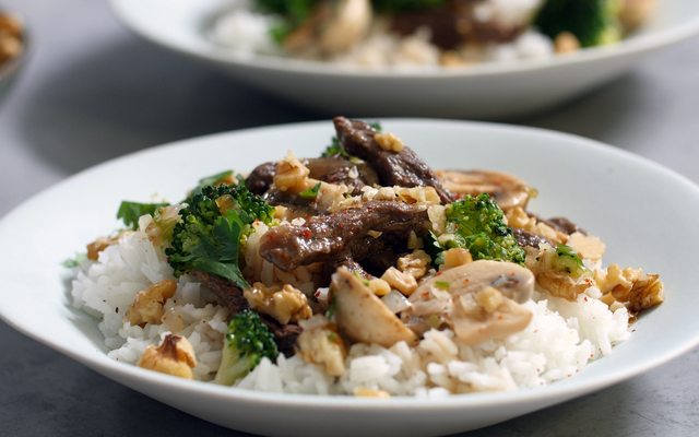 Riz au bœuf, champignons et Noix de Grenoble AOP