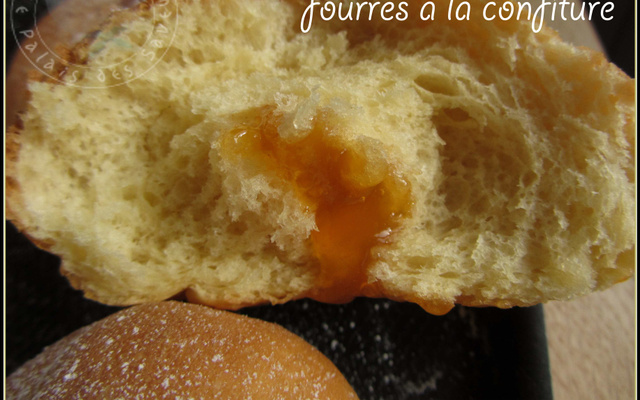 Beignets au four fourrés à la confiture