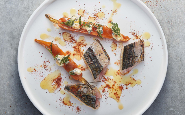 Maquereaux et carottes confites au Saint Agur et à la marmelade de piment d’Espelette