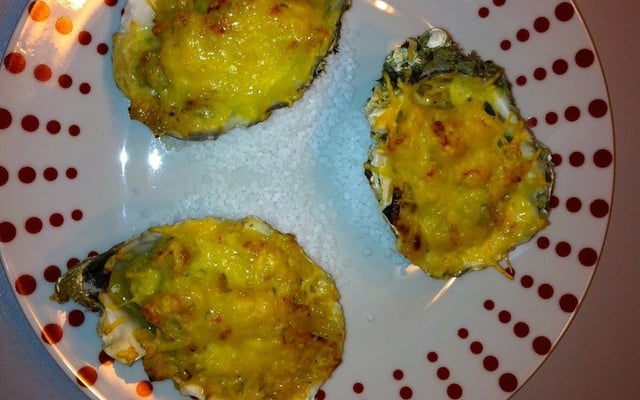 Huîtres gratinées, fondue de poireaux