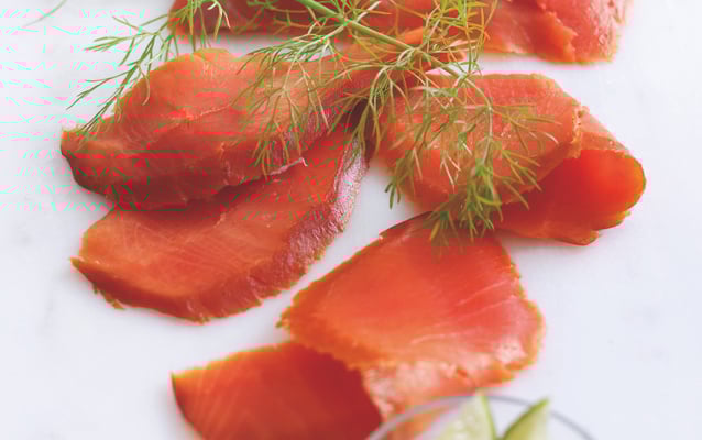 Dos de saumon sauvage argenté d'alaska & sa macédoine revisitée