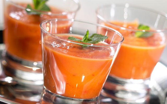 Soupe glacée carottes, ananas et cumin