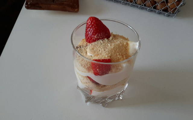 Verrines au mascarpone et fraise des bois