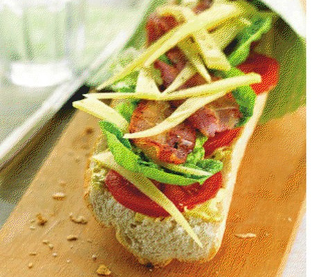 Tartine bacon, laitue, tomate, version Comté