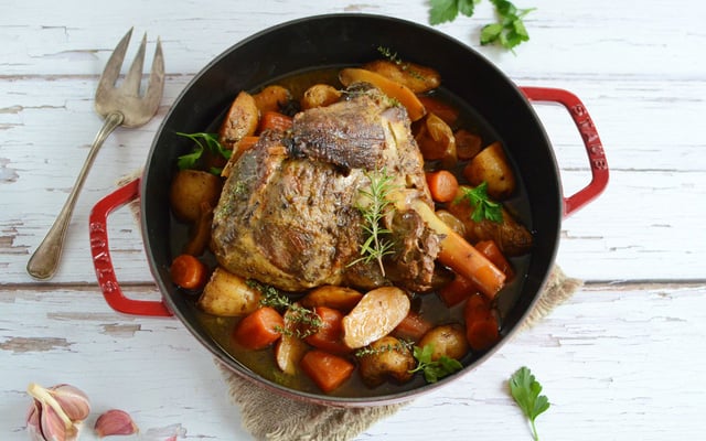 Gigot d'agneau aux légumes et à la bière