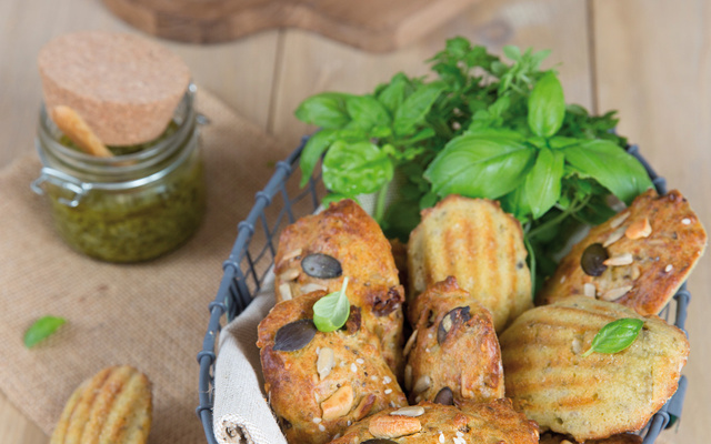 Madeleines au pesto et Mix Salade Le Sillon