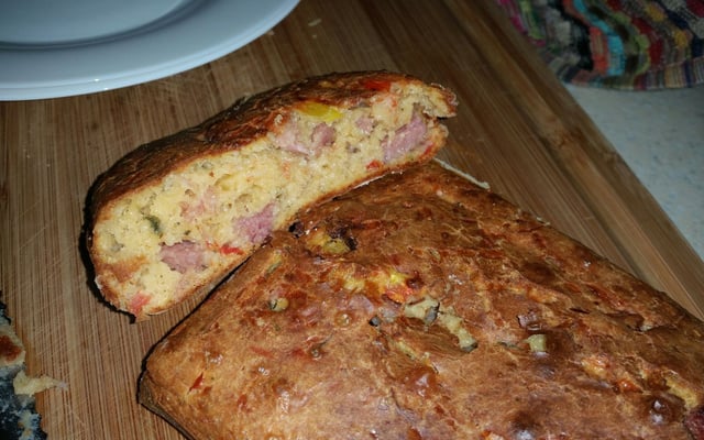 Cake jambon gruyère tomate