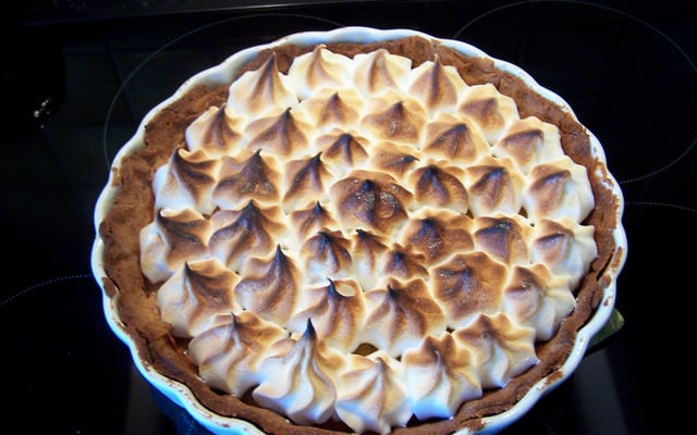Tarte au citron meringuée traditionnelle