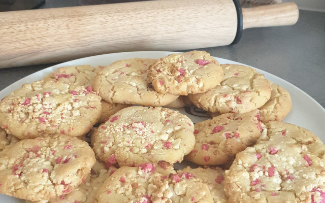 Cookies pépites de chocolat blanc et pralines roses