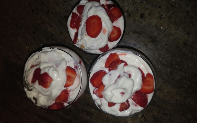 Verrines gourmandes aux fraises