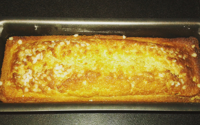 Cake à la noix de coco et confiture de fraises