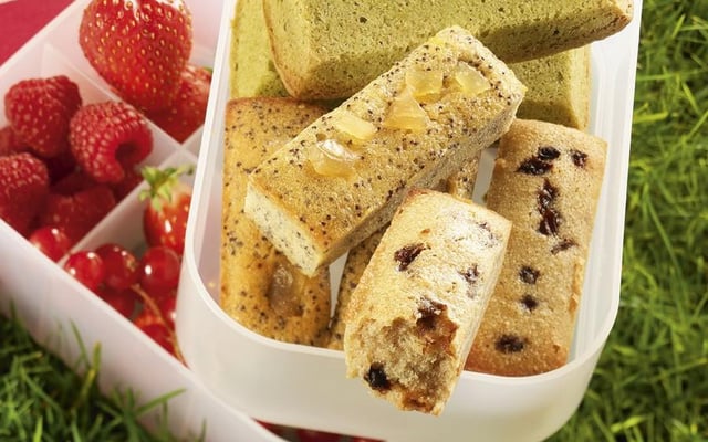 Mini cakes aux pruneaux... pavots/gingembre... thé Matcha