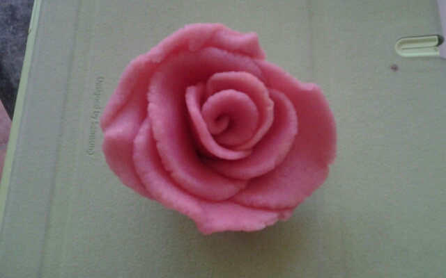 Rose en pâte d'amande