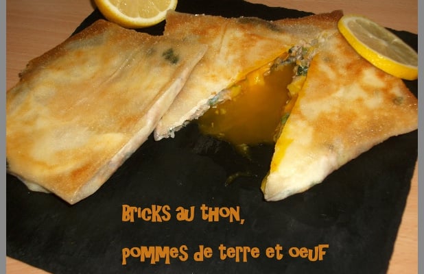 Bricks au thon, pommes de terre et œuf