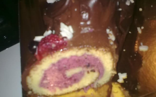 Bûche choco et fuits rouges