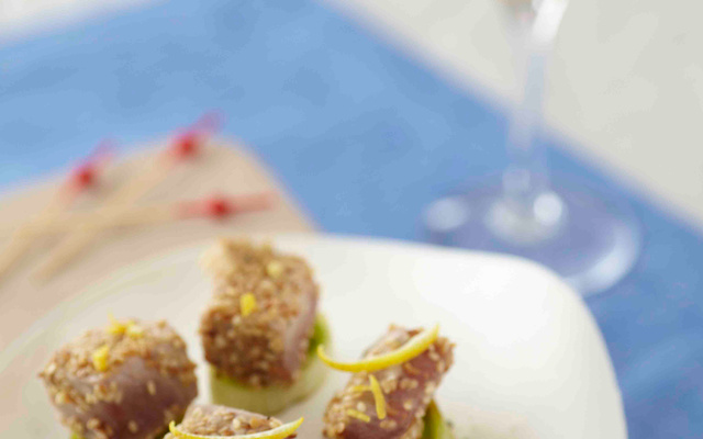Bouchées de thon mi-cuit en marinade de cidre et sésame