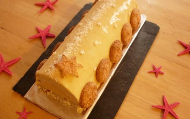 Bûche exotique chocolat blanc, passion, coco et vanille de Madagascar