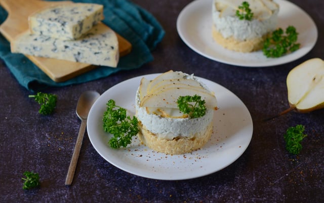 Mini cheesecake à la fourme d'Ambert et à la poire