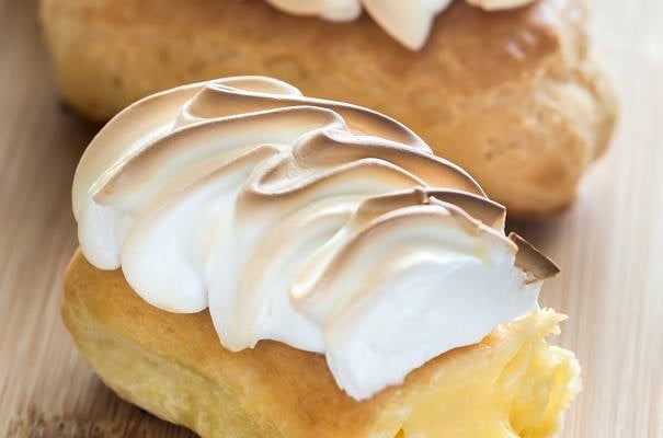 Eclair au citron meringué