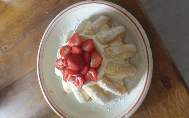 Charlotte aux fraises à la crème de mascarpone