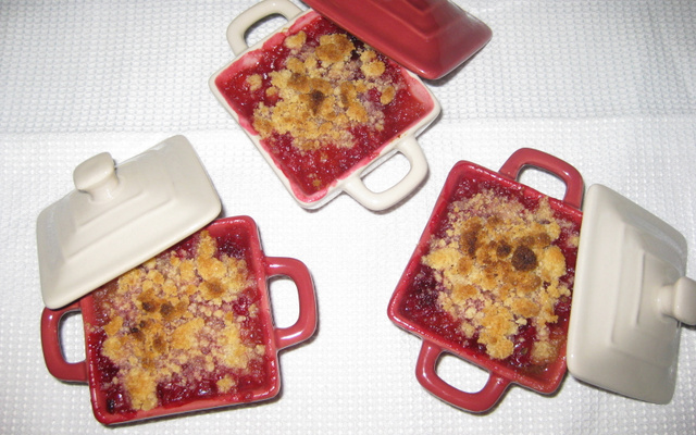 Crumble rhubarbe - fruits rouges