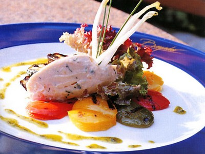 Rillettes aux deux saumons et légumes grillés à la salade de mesclun, huile d'herbes