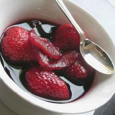 Soupe aux deux fraises et à l'hibiscus