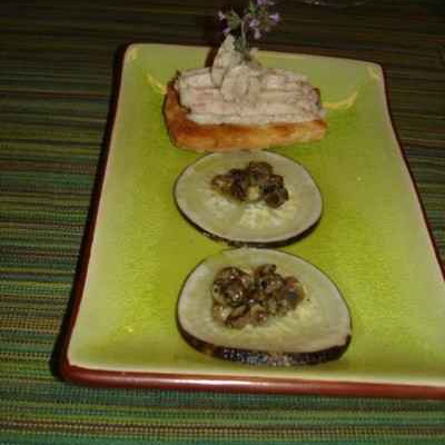 Mousse d'anguille fumée sur toasts au nori